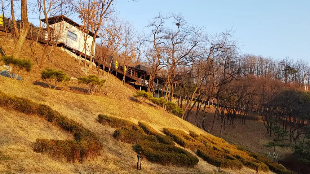 casas en parcelas con desnivel